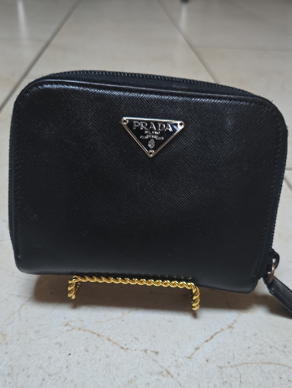 Prada Saffiano Black Leather Zip Around Wallet Unisex - Picture 2 of 12